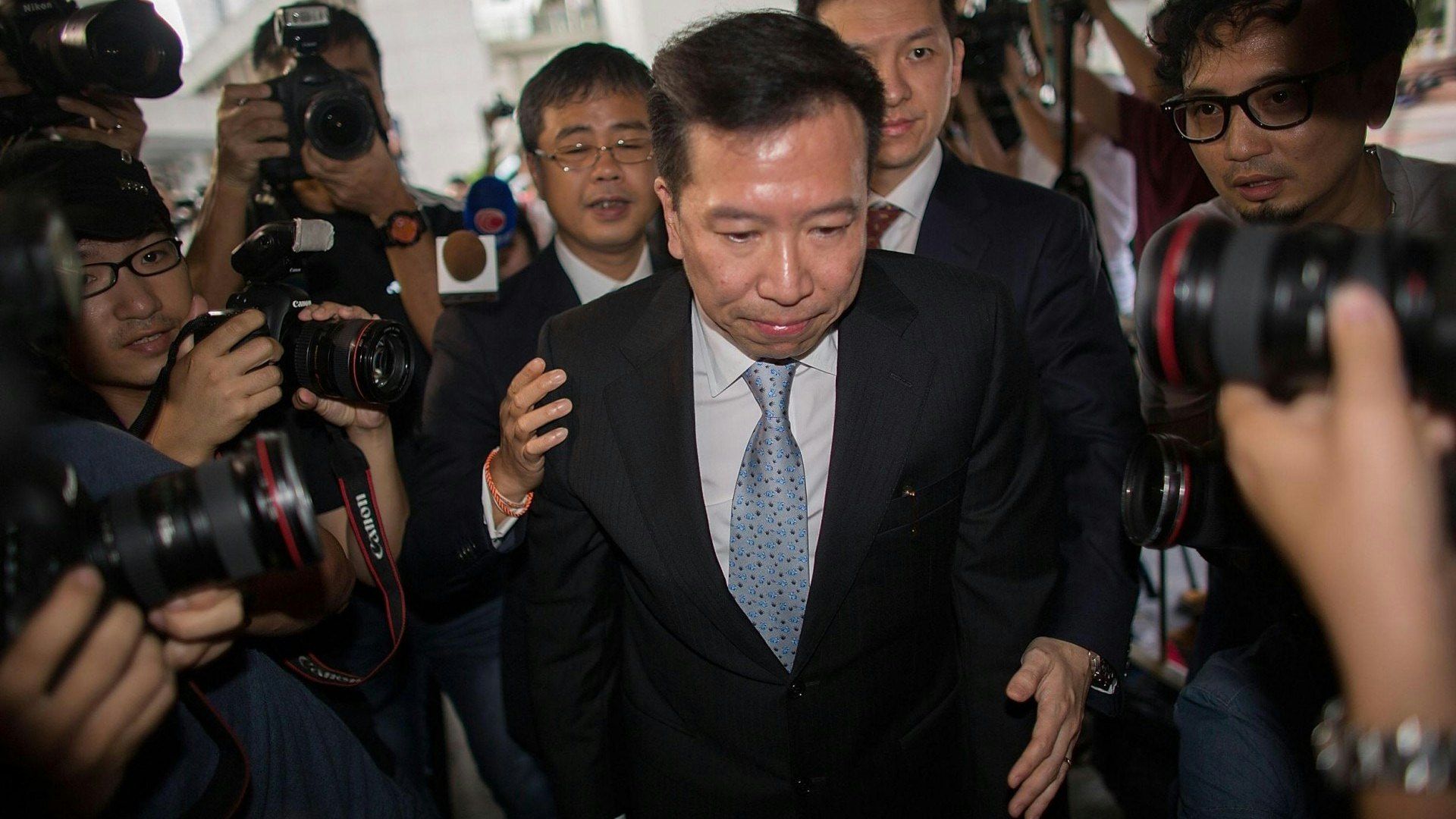 陳振聰入稟廈門法院告華懋集團等七公司 法院書記員:已受理案件 陳振聰入稟廈門法院告華懋集團等七公司 法院書記員:已受理案件