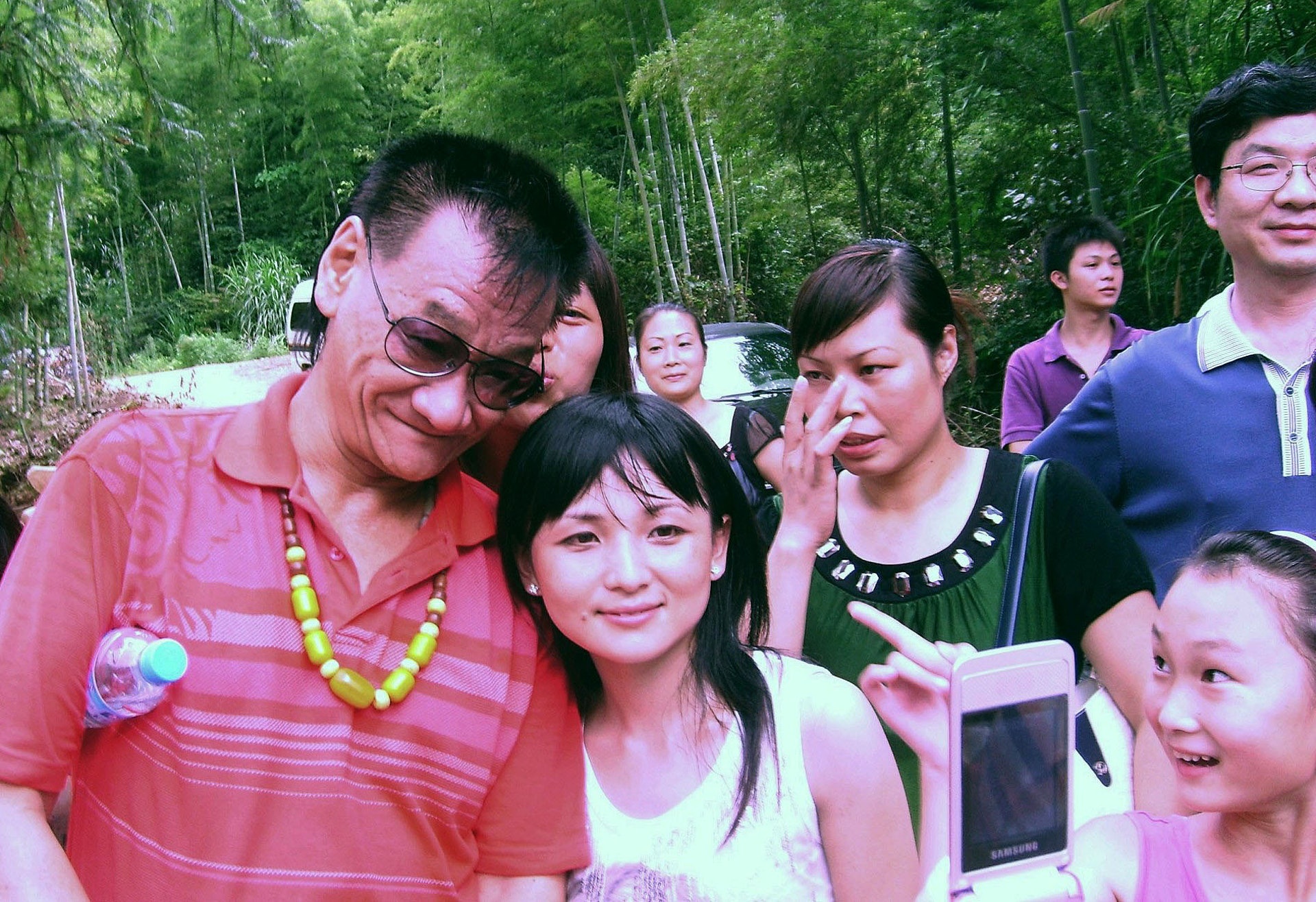 何家駒於2004年後淡出香港影圈到內地發展,靠登台賺人仔,內地媒體以「大牌影星」來稱呼他。(視覺中國) 何家駒於2004年後淡出香港影圈到內地發展,靠登台賺人仔,內地媒體以「大牌影星」來稱呼他。(視覺中國)