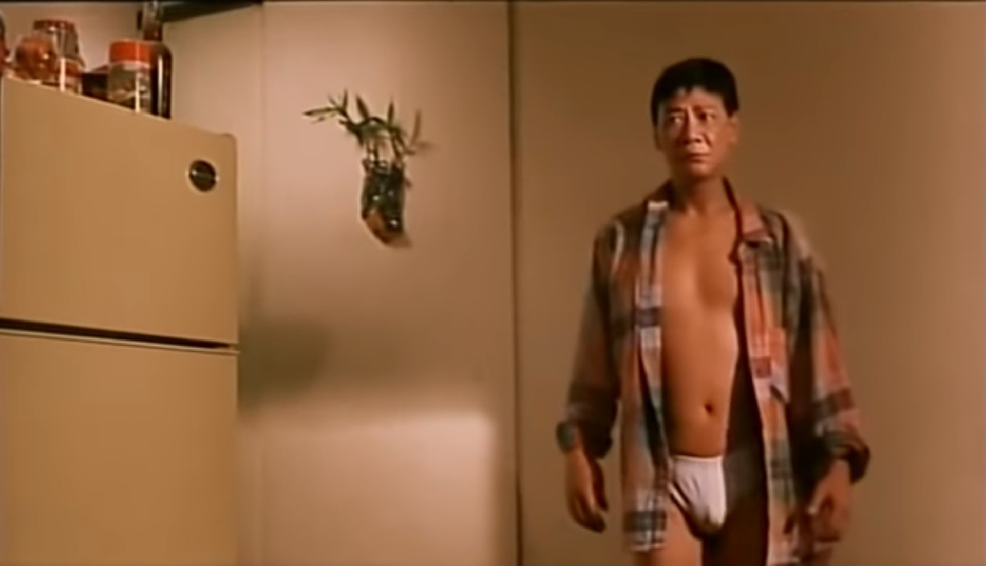 呢一身造型好震撼。(影片截圖) 呢一身造型好震撼。(影片截圖)