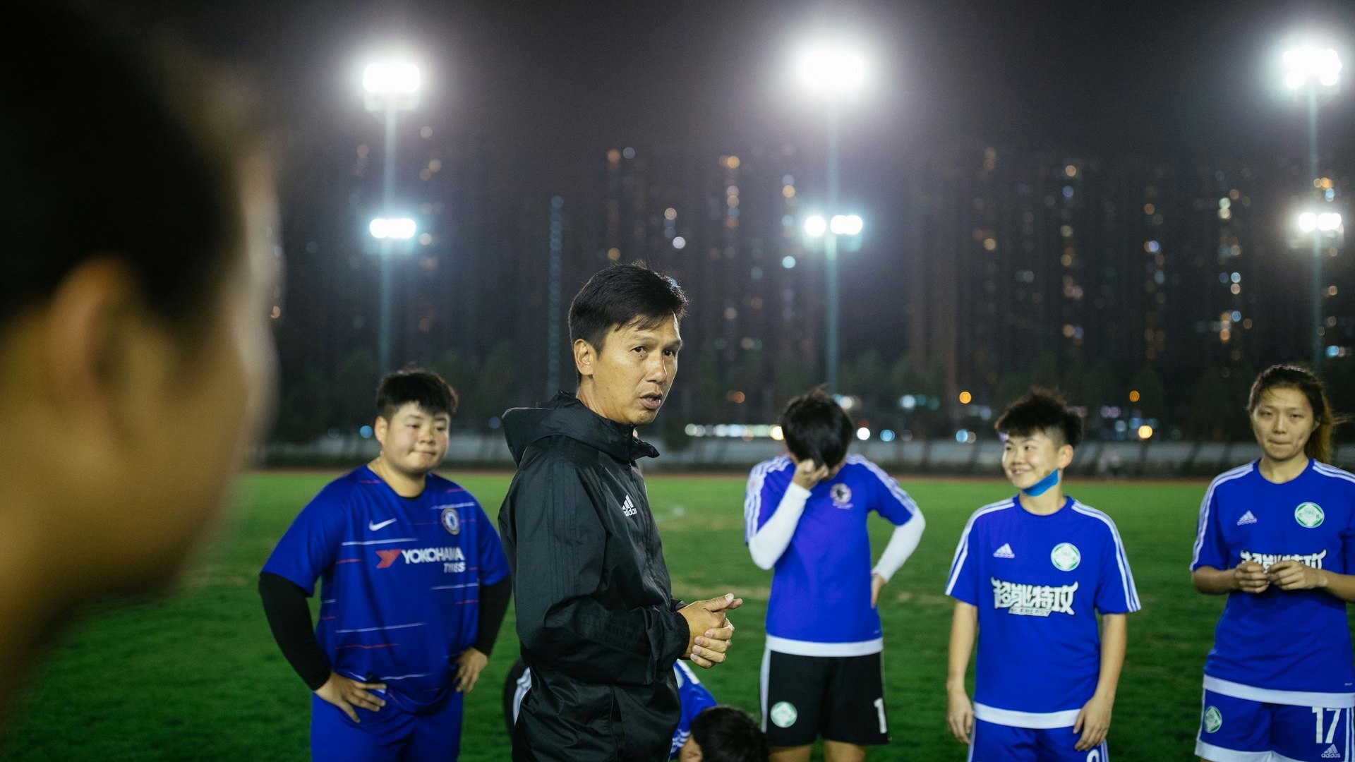 【港足日與夜.鮑家耀】走入女足 關係如父女 改變彼此足球信念 【港足日與夜.鮑家耀】走入女足 關係如父女 改變彼此足球信念