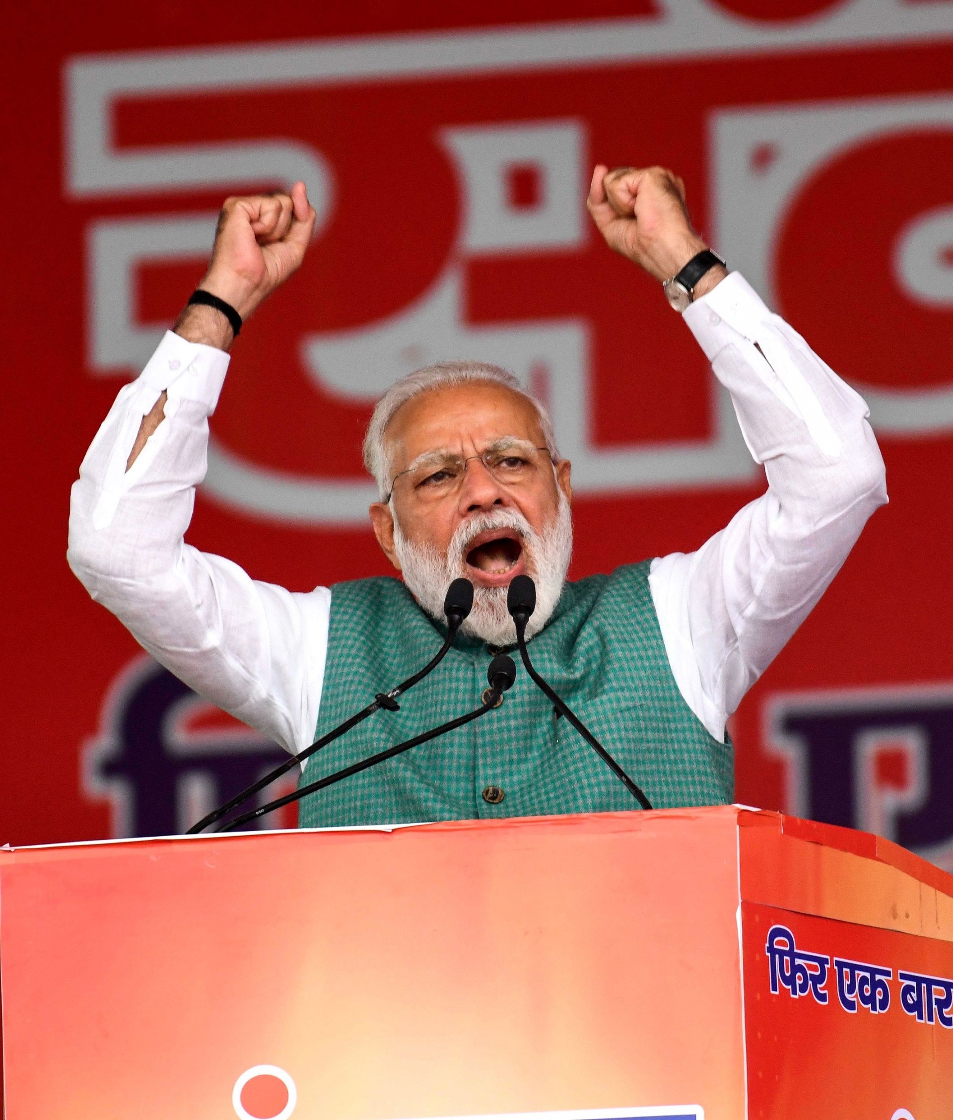 莫迪總理在巴特那市面對群眾講話時情緒激動(視覺中國)