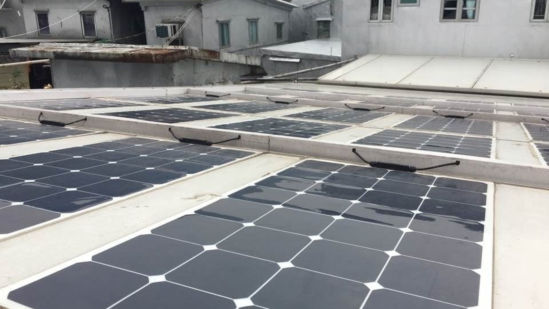 現時申請上網電價必須由電力公司批准及安裝電錶。(資料圖片)