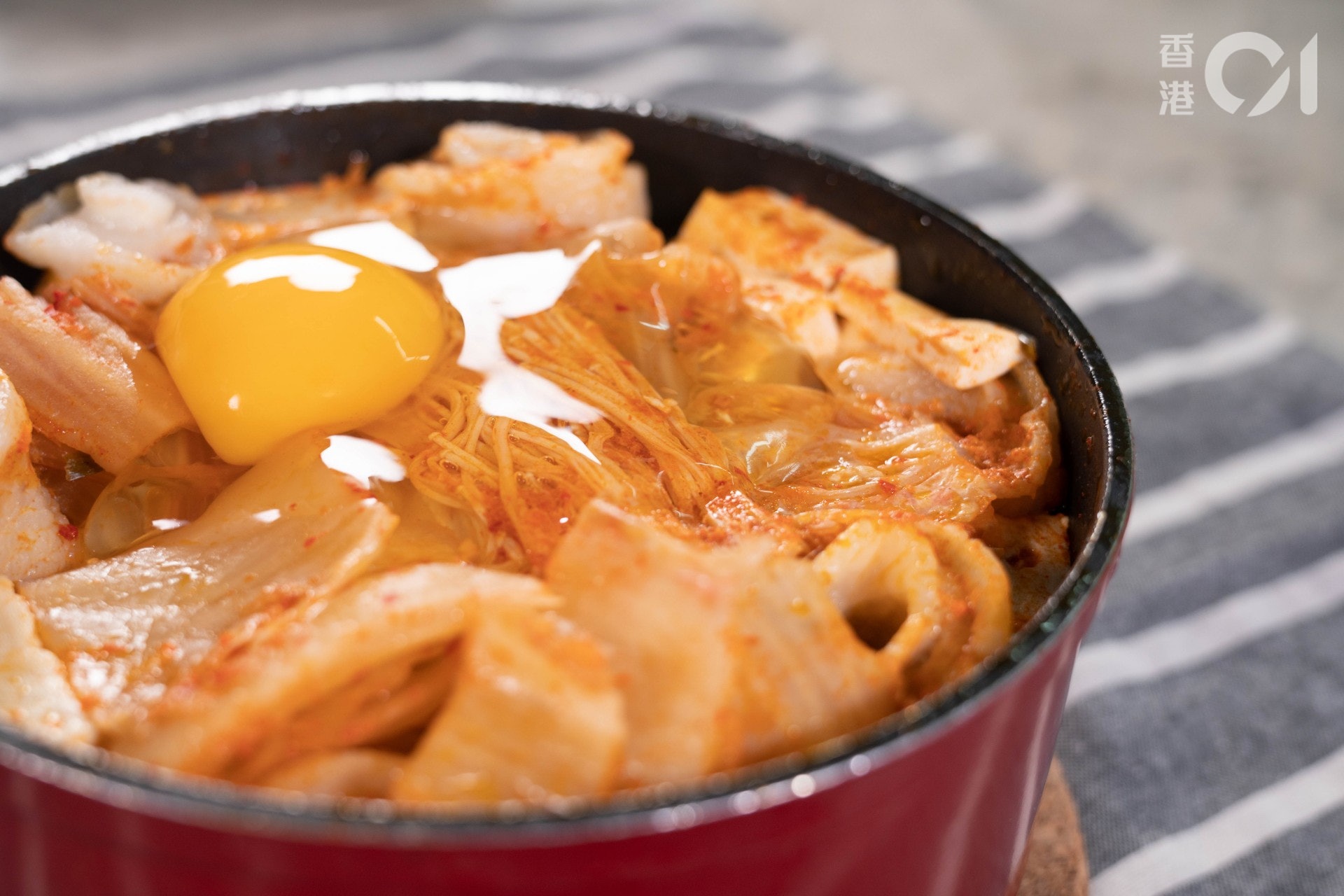 泡菜豬肉鍋食譜 簡易韓式料理一鍋搞掂 加粉絲掛汁超惹味 香港01 教煮
