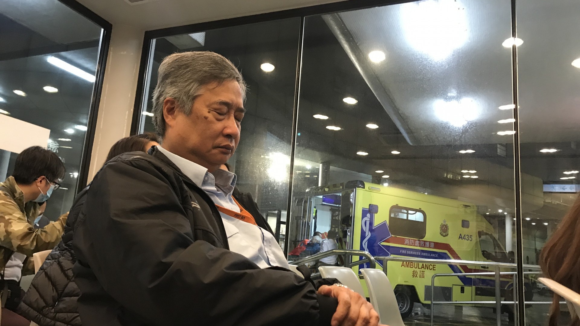 【新巴車長遇襲】15號上山頂新巴 車長遭乘客毆打 眼腫無法張開 【新巴車長遇襲】15號上山頂新巴 車長遭乘客毆打 眼腫無法張開