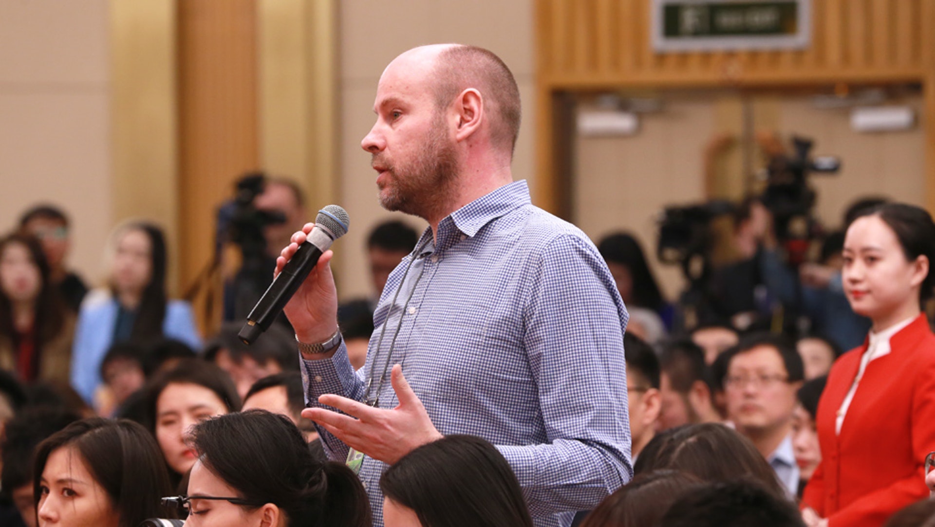 路透社記者提問。(新華社)