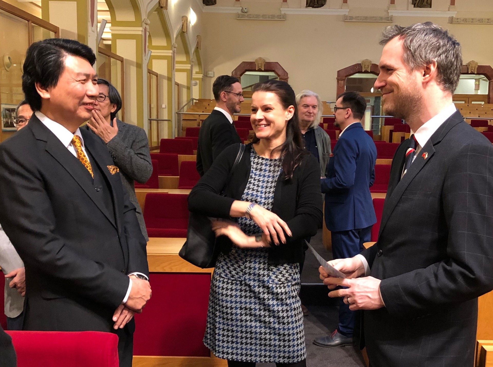 捷克布拉格市長賀吉普(右)預定3月底訪問台灣。(中央社提供) 捷克布拉格市長賀吉普(右)預定3月底訪問台灣。(中央社提供)