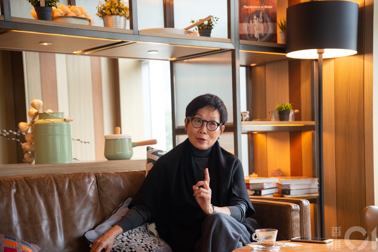 「Personally，外邊的人怎樣想，不會影響到我。但我很感動，感動有位年輕人願意幫我保存這些相片，這令我很開心。」（徐尉晉攝）