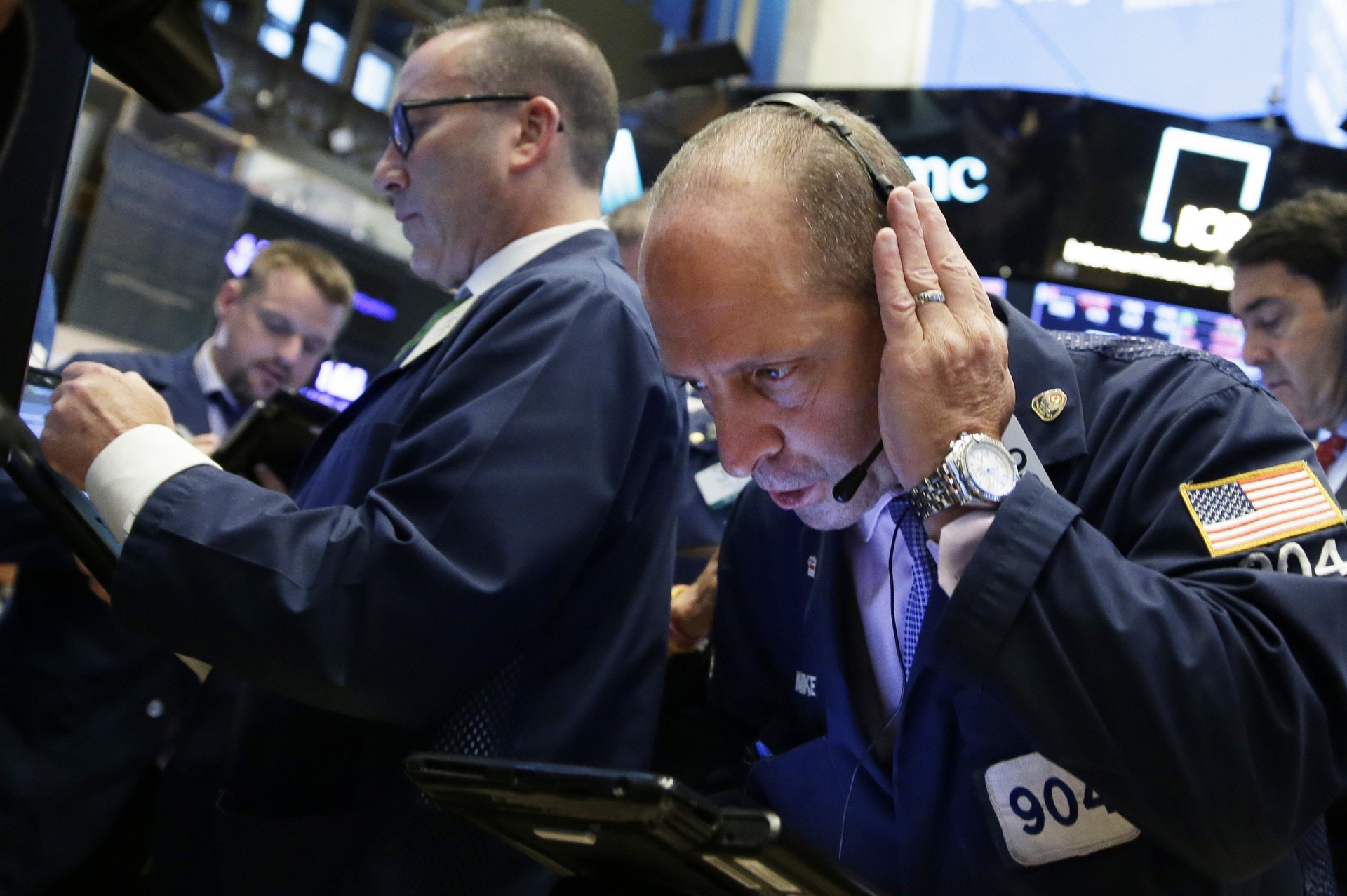 大摩分析師料美股調整未完稱企業銷售及利潤率指引皆向下