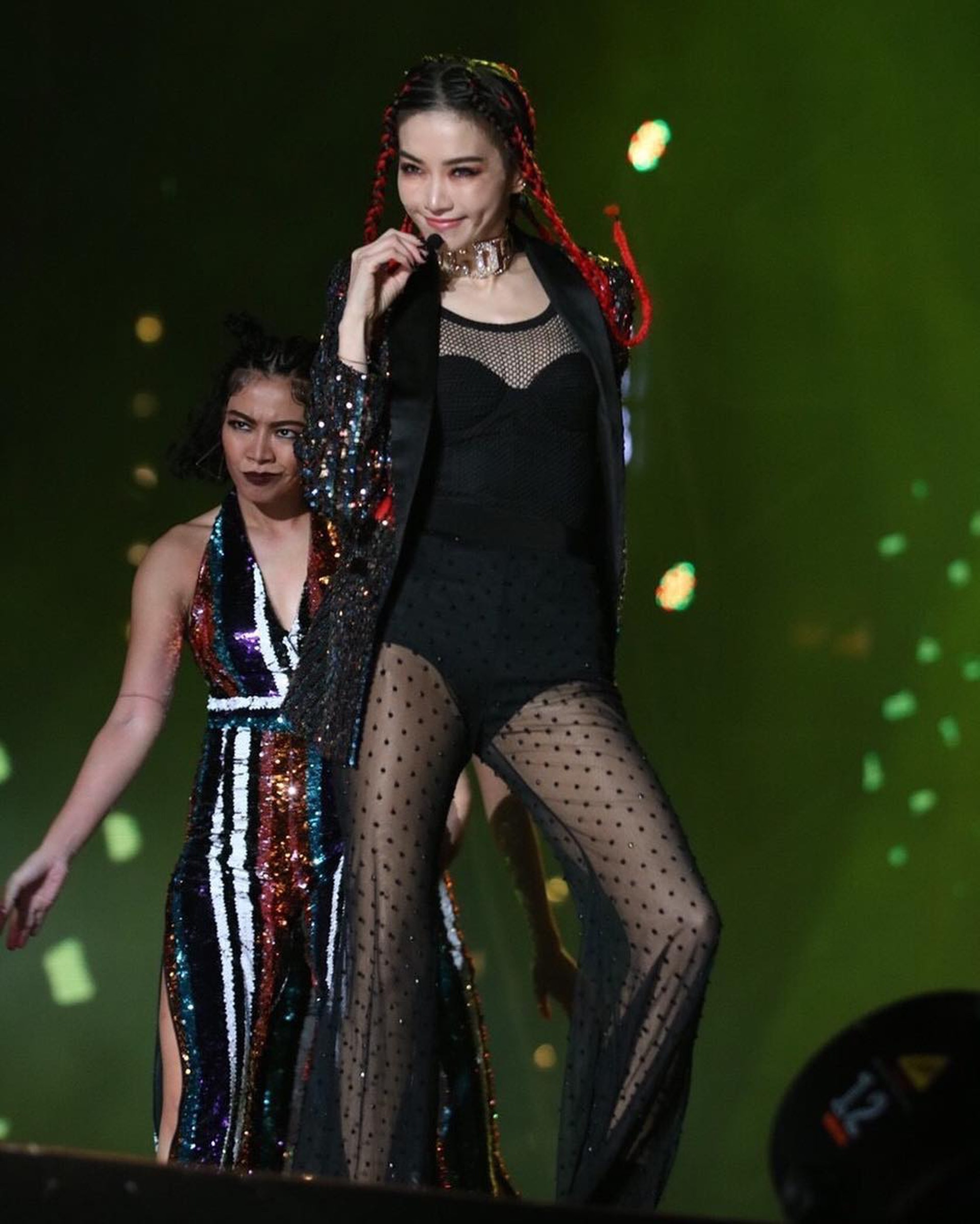 謝金燕在舞台上從不吝嗇曬腿(jeanniehsieh___bbb IG) 謝金燕在舞台上從不吝嗇曬腿(jeanniehsieh___bbb IG)