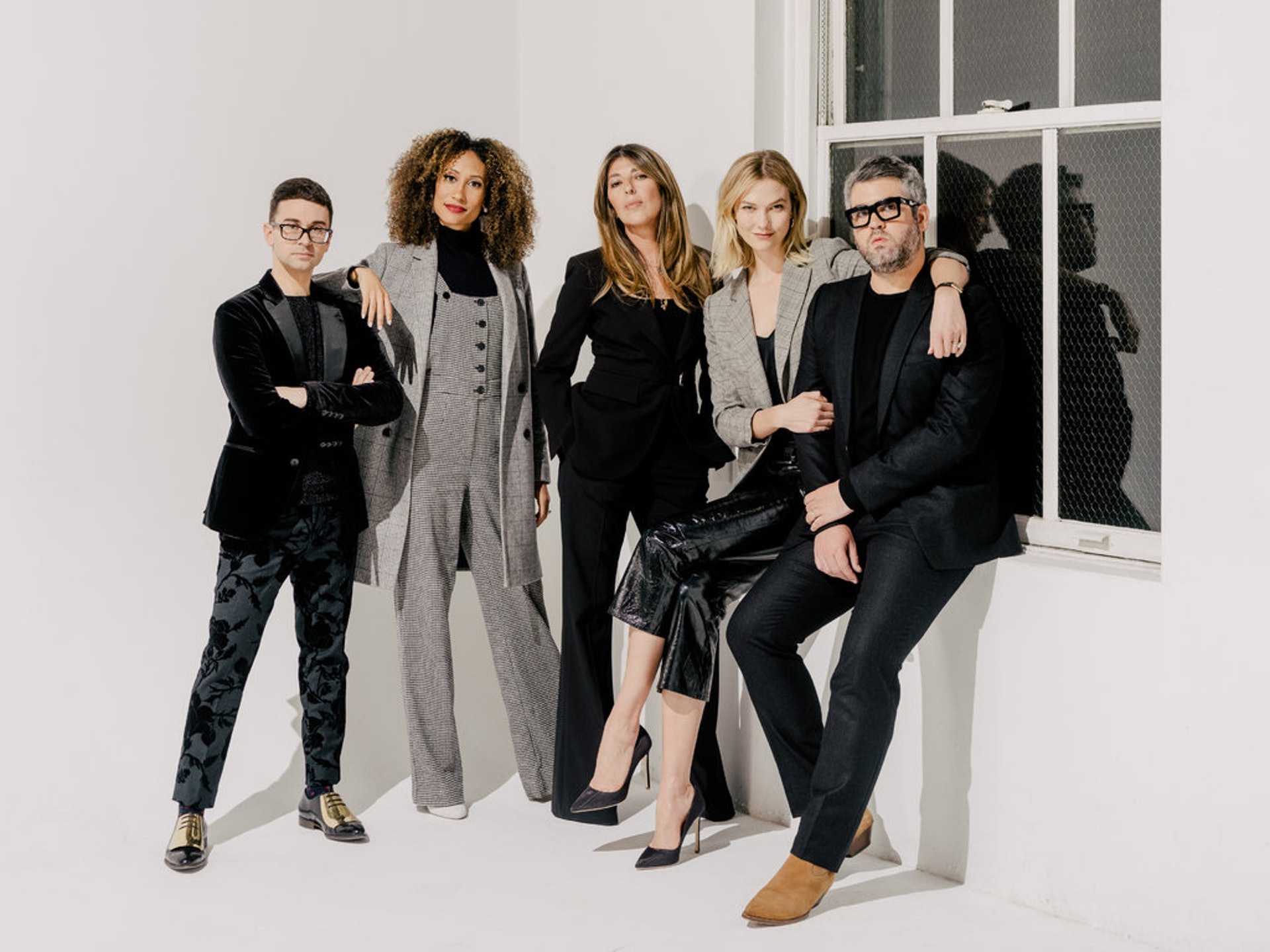 左起為Christian Siriano、Elaine Welteroth、Nina Garcia、Karlie Kloss以及Brandon Maxwell。(網上圖片) 左起為Christian Siriano、Elaine Welteroth、Nina Garcia、Karlie Kloss以及Brandon Maxwell。(網上圖片)