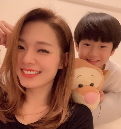 事件發生後，Konnie也在為仔仔開設的IG發了一張兩母子的自拍照，並寫到︰Say Cheese（ IG：crabie_anton）