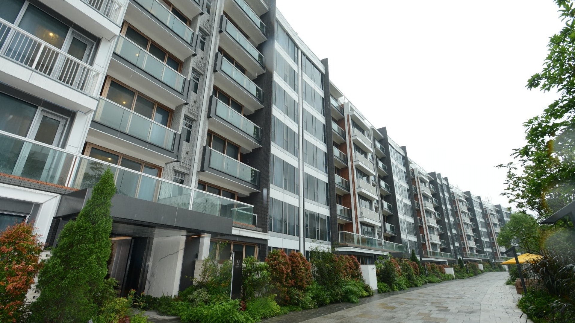 詹Sir表示ï¼å»å¹´å
±æª¢é©ç´40å¤åæ°è½æå±èï¼å
æ¬æ°å°çå¾³å±±ãæµ·å¤©æãPark YOHO Genovaãæ°ä¸çå²ç§ãæå·çãï¼è³æåçï¼