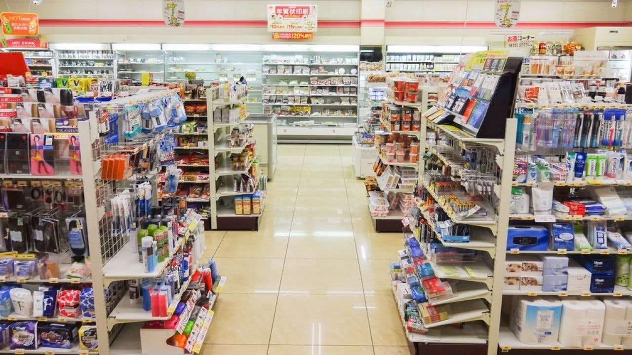 台便利店老闆捉到有過期貨 即扣兼職女學生成個月人工 台便利店老闆捉到有過期貨 即扣兼職女學生成個月人工