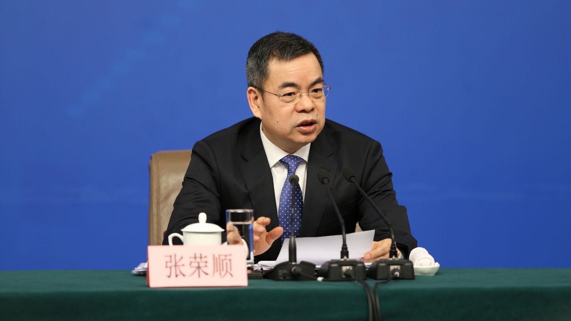 基本法委員會副主任張榮順早前獲委任為澳門中聯辦副主任。(視覺中國圖片) 基本法委員會副主任張榮順早前獲委任為澳門中聯辦副主任。(視覺中國圖片)