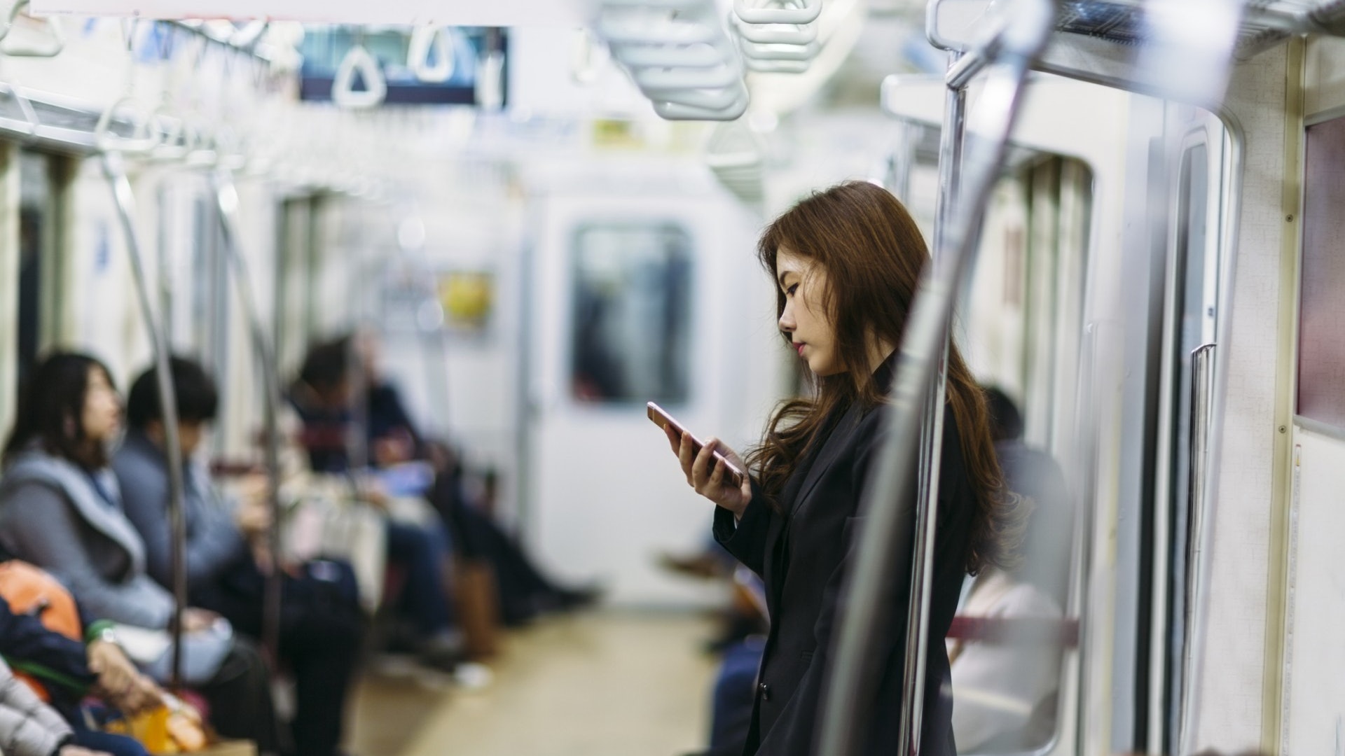 【港鐵撞車】列車服務延誤只算小事? 超級通勤王日用8小時上班 【港鐵撞車】列車服務延誤只算小事? 超級通勤王日用8小時上班