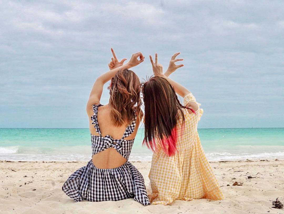 Jessica和Alycia情同姊妹，日前一同到巴哈馬旅行。（陳婉衡IG圖片）