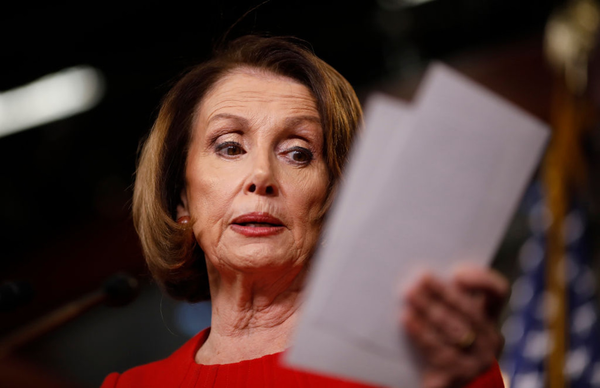 去年12月,佩洛西為說服黨內新晉議員支持自己當議長,決定讓步,表明最多只再做四年議長,才能換取他們一致同意。這亦反映黨內的老人領袖與新一代並非十分團結。(Getty Images)