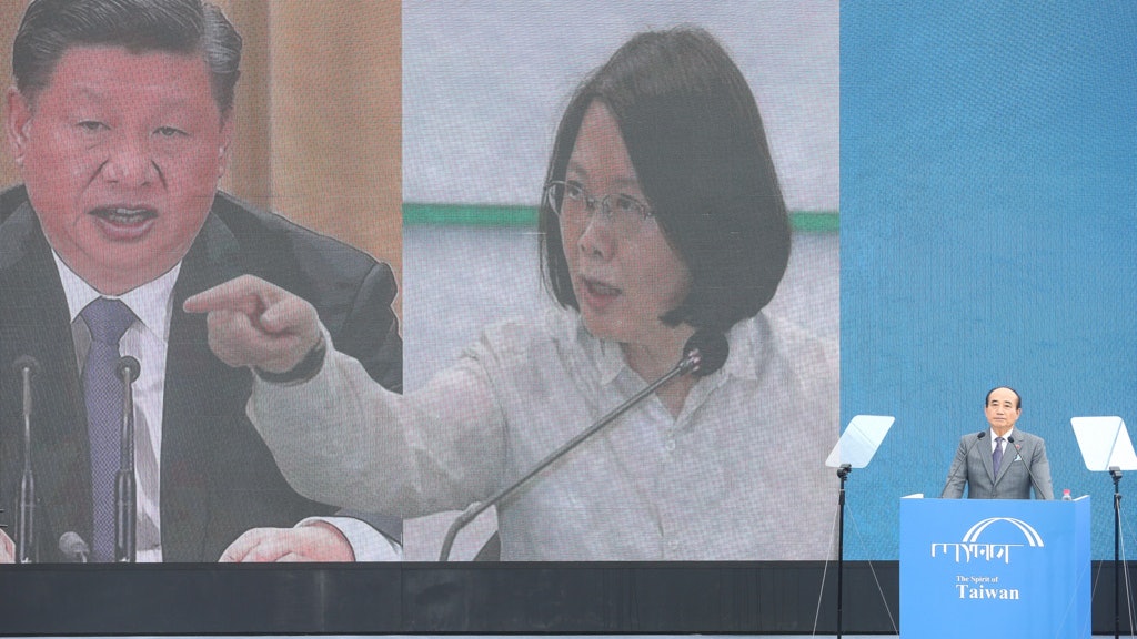 【太陽花學運 ‧ 四】意識形態戰失效 藍綠卻仍在彈老調 【太陽花學運 ‧ 四】意識形態戰失效 藍綠卻仍在彈老調