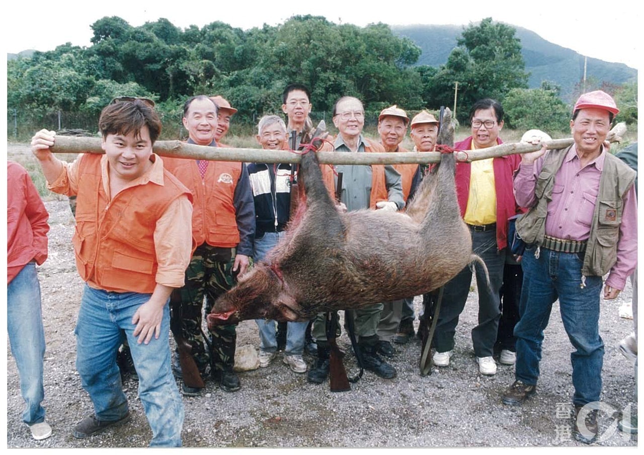 本港有兩支民間狩獵隊持有《野生動物保護條例》發出的野豬狩獵特別許可證。(資料圖片) 本港有兩支民間狩獵隊持有《野生動物保護條例》發出的野豬狩獵特別許可證。(資料圖片)
