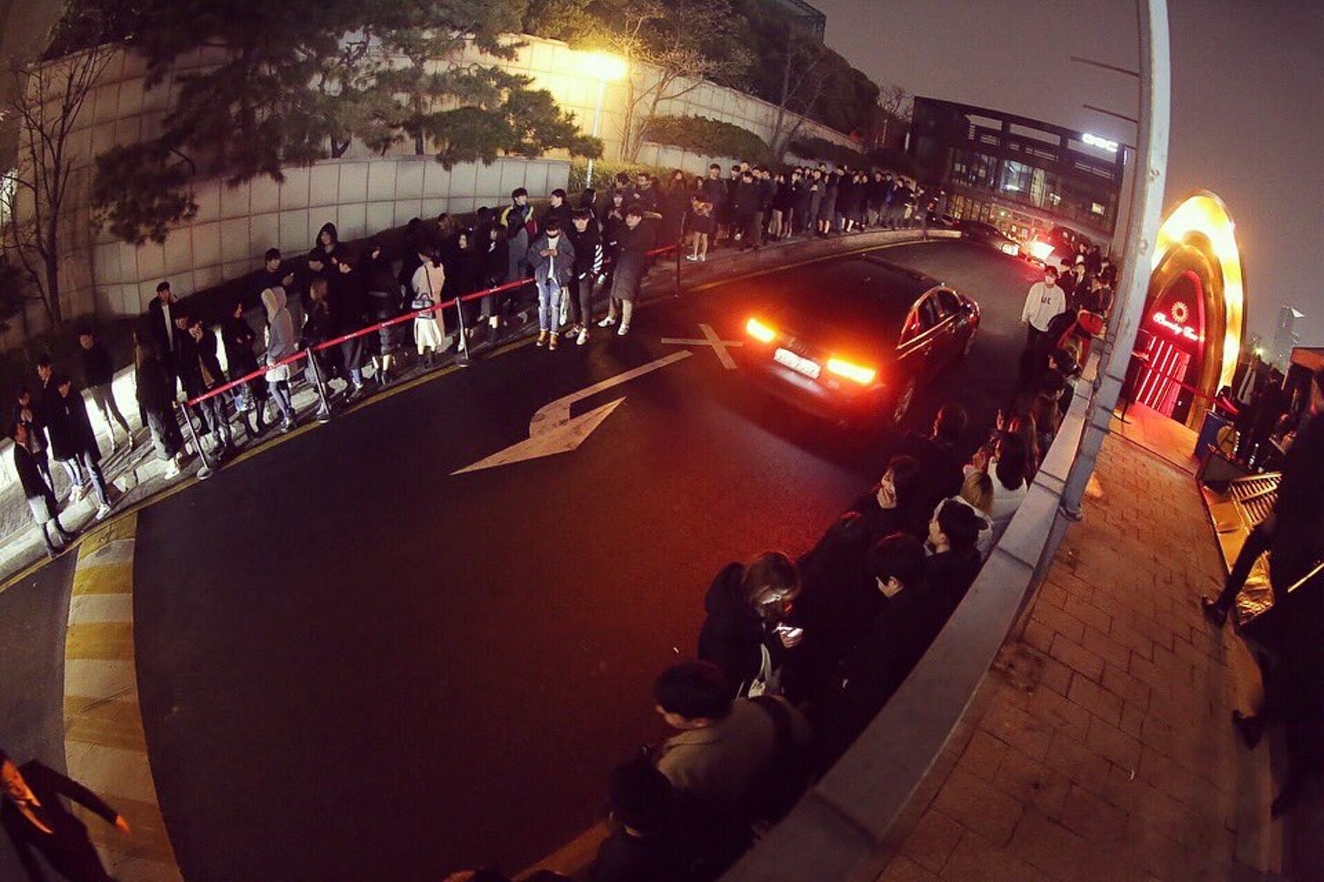 Burning Sun去年2月底開幕,當時大批年輕人慕名而來。(網上圖片) Burning Sun去年2月底開幕,當時大批年輕人慕名而來。(網上圖片)