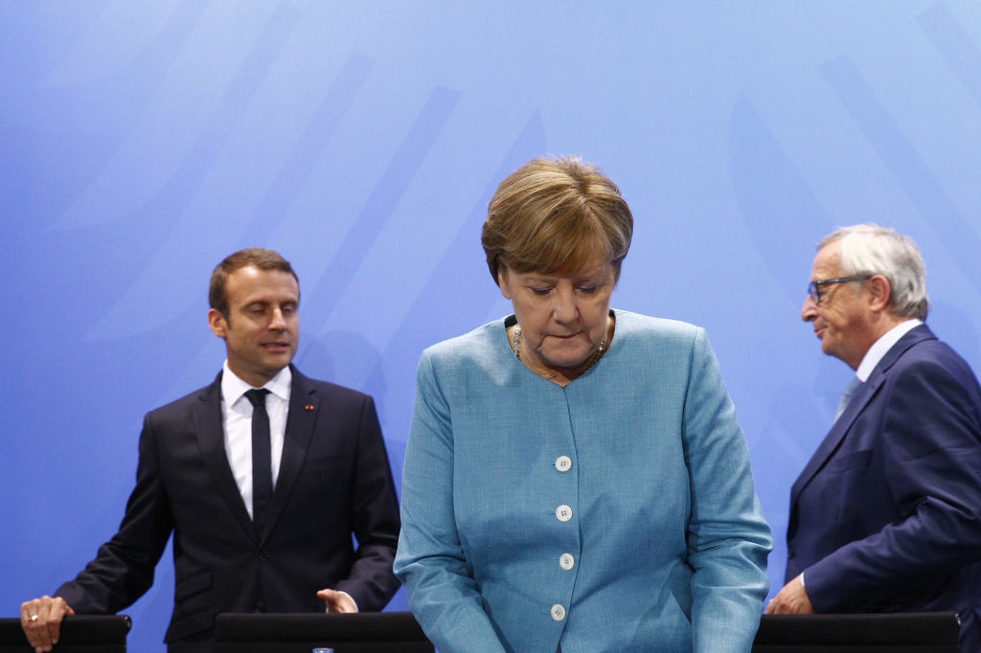 馬克龍(左)、默克爾(中)和容克三人是歐盟及歐盟成員國領導人中力主推動歐盟一體化的代表(GettyImages)