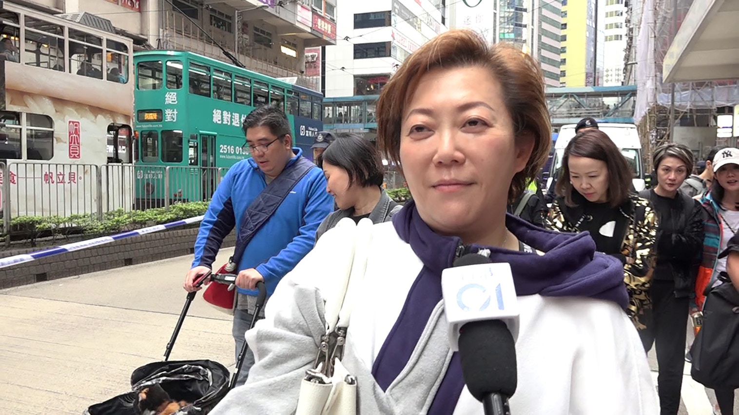 周小姐表示,看到泰國小狗被人道毀滅的報導後,感到十分心痛。(楊凱力攝) 周小姐表示,看到泰國小狗被人道毀滅的報導後,感到十分心痛。(楊凱力攝)