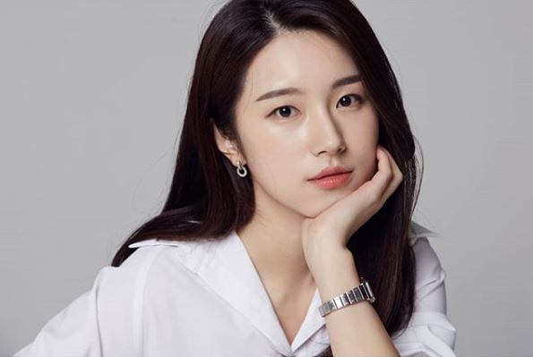 韓美女老師教數學爆紅　課室都是男學生　網民：求一對一教學