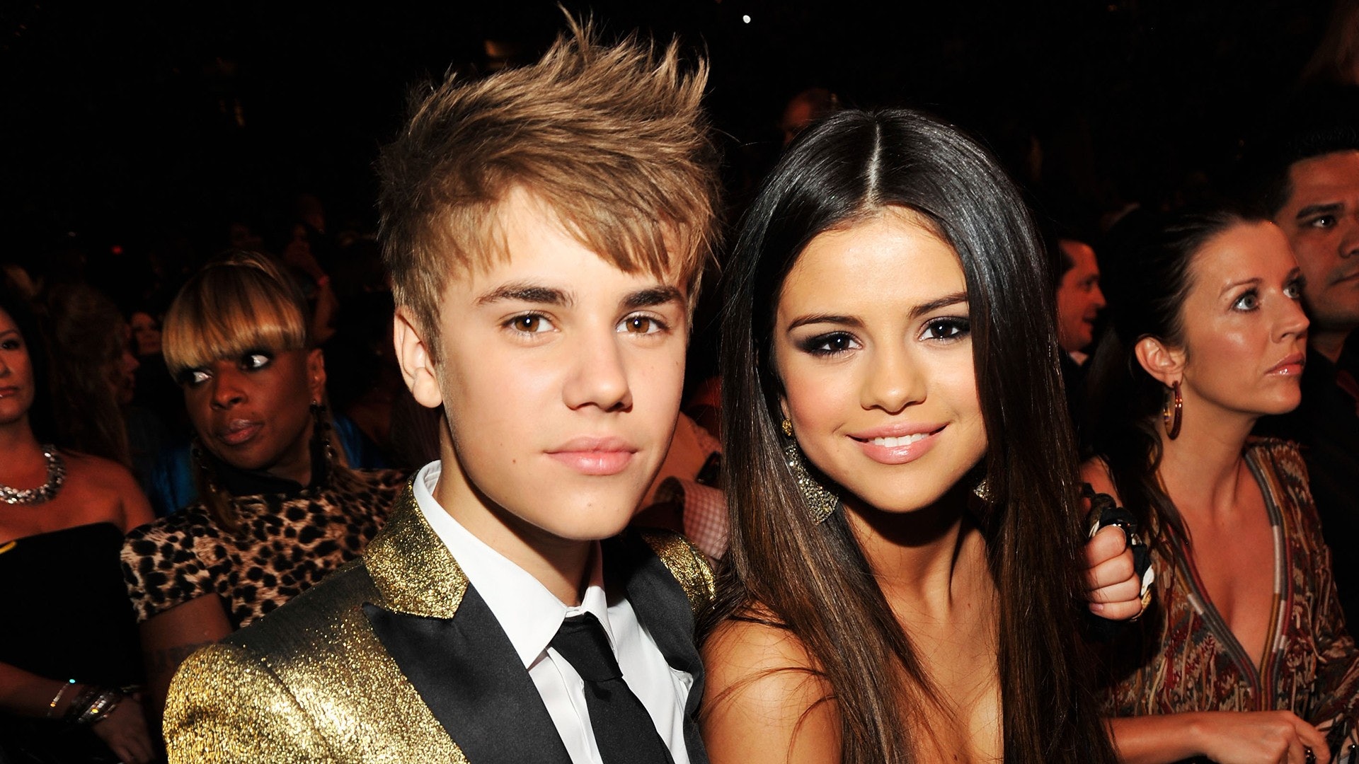 Justin Bieber曾經與Selena Gomez打得火熱,雖然多次離離合合,不過仍是不少人心目中的最佳情侶。(網上圖片) Justin Bieber曾經與Selena Gomez打得火熱,雖然多次離離合合,不過仍是不少人心目中的最佳情侶。(網上圖片)
