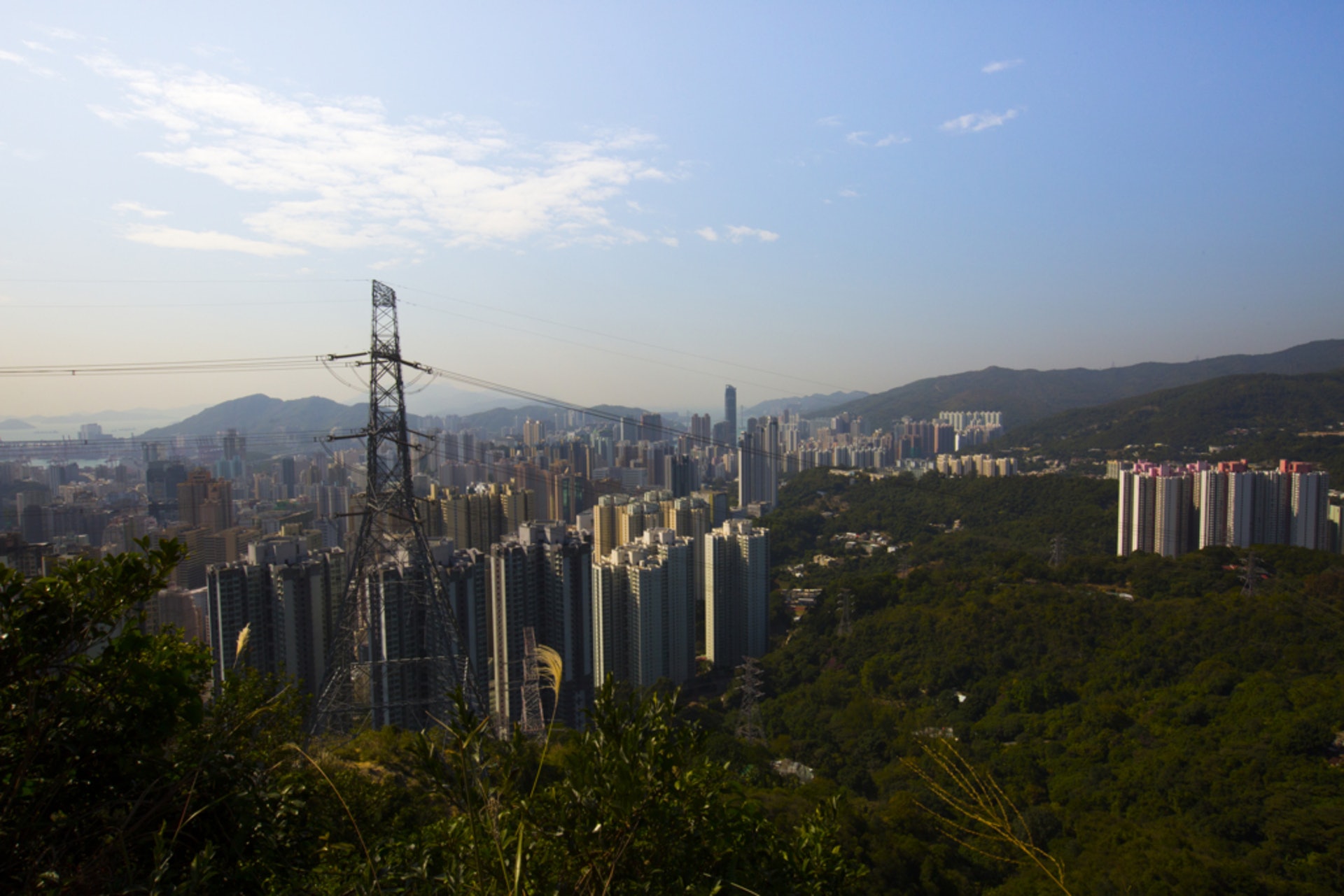 在碉堡附近可俯視山下景色。(吳鍾坤攝) 在碉堡附近可俯視山下景色。(吳鍾坤攝)