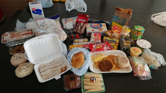網民購入超過20件食品，並將「炸後」製成品照片及試食評語放在討論區分享。（連登討論區）