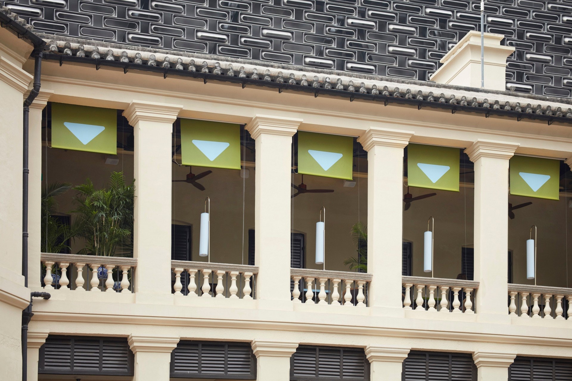 PRADA MODE俱樂部首度降落大館(PRADA) PRADA MODE俱樂部首度降落大館(PRADA)