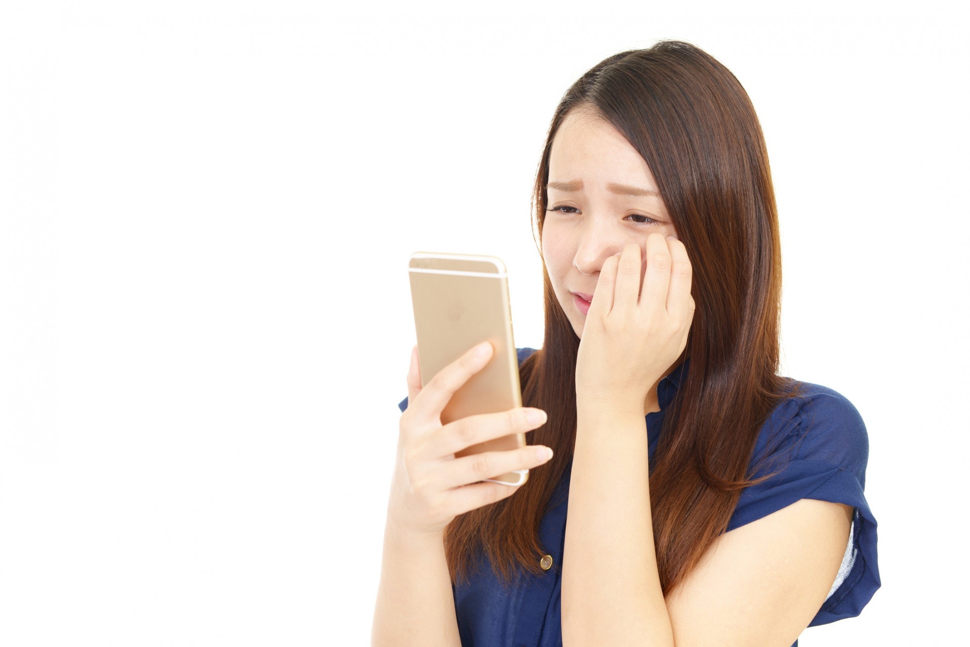 如果一個震動、一聲提醒,都會讓你感到焦躁不安,想要立刻點開手機回覆,那麼請試著關掉你的手機提醒吧!(Gettyimages/視覺中國) 如果一個震動、一聲提醒,都會讓你感到焦躁不安,想要立刻點開手機回覆,那麼請試著關掉你的手機提醒吧!(Gettyimages/視覺中國)