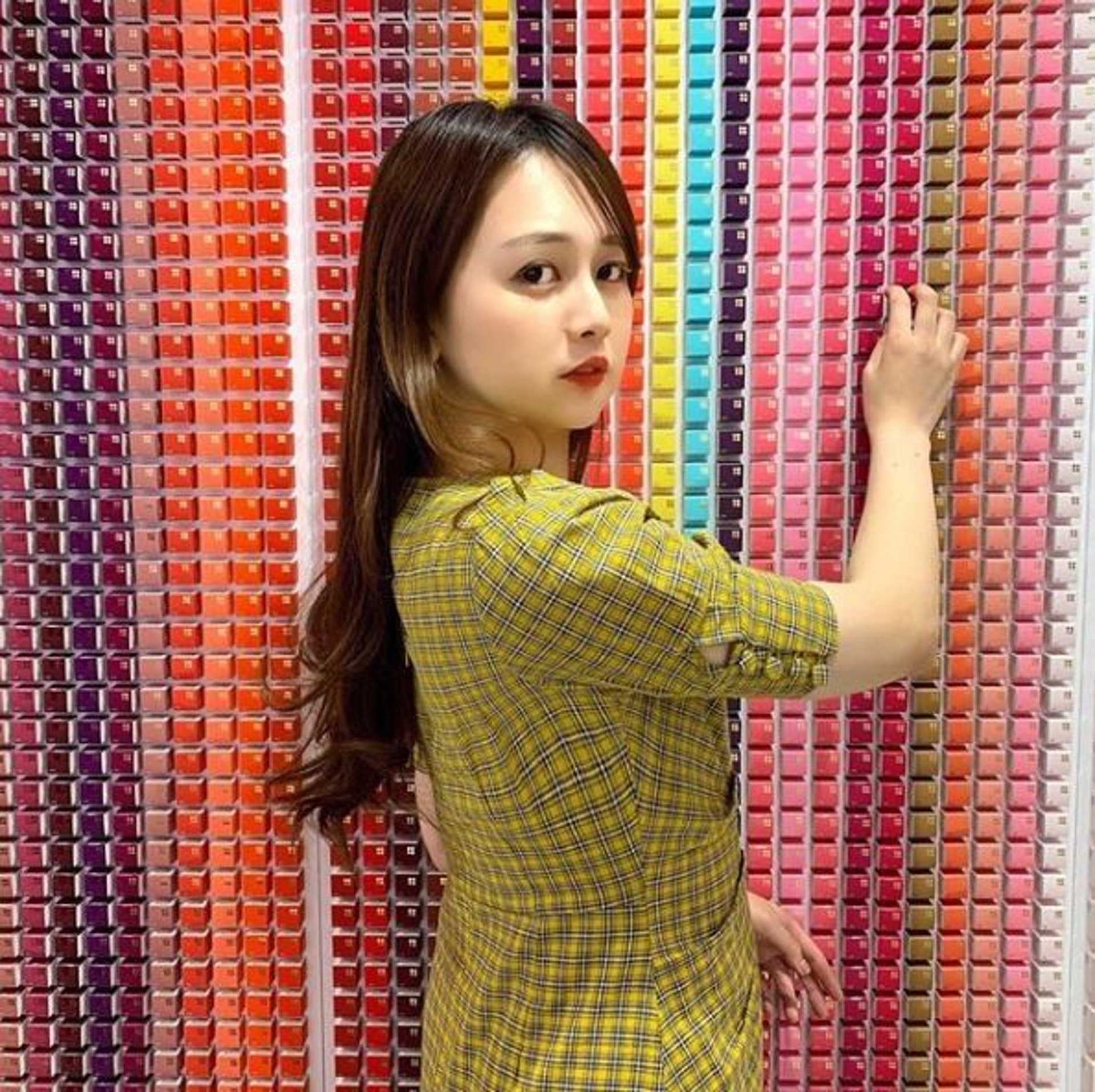 去朝聖的朋友千萬不要錯過這道可愛的唇膏牆,七彩繽紛的色譜當照片背景可是相當漂亮呢!(圖片來源︰stonebrick_official@IG) 韓國購物