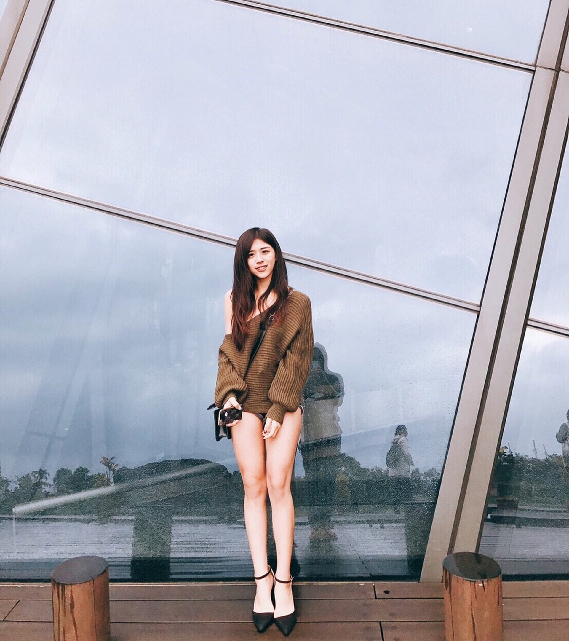 (Instagram) (Instagram)