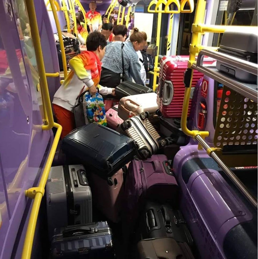 誇張 網傳行李篋亂放塞爆城巴通道知情者 勸極唔聽隨時反罵 香港01 熱爆話題