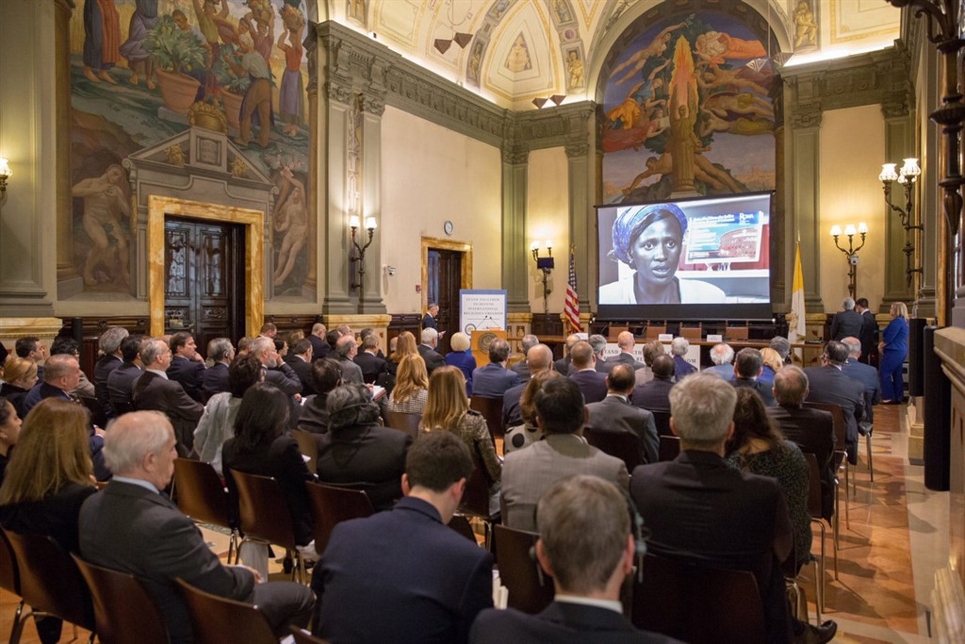 美國駐梵蒂岡大使館舉辦「齊力捍衛全球宗教自由」座談會,多國政要與專家出席。(中央社)