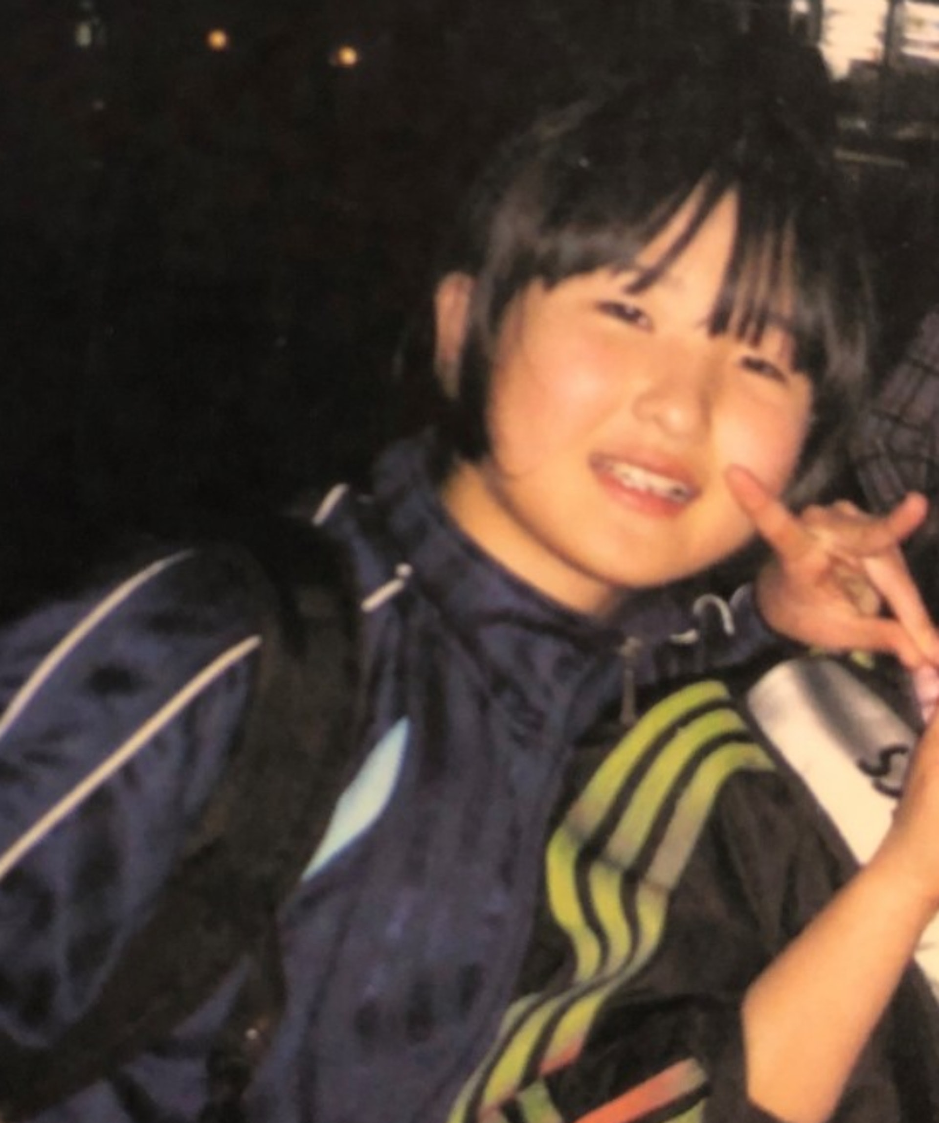 12歲時的Ikiri小姐臉圓圓、眼小小,跟現在判若兩人。 (Twitter@ikirichan) 12歲時的Ikiri小姐臉圓圓、眼小小,跟現在判若兩人。 (Twitter@ikirichan)