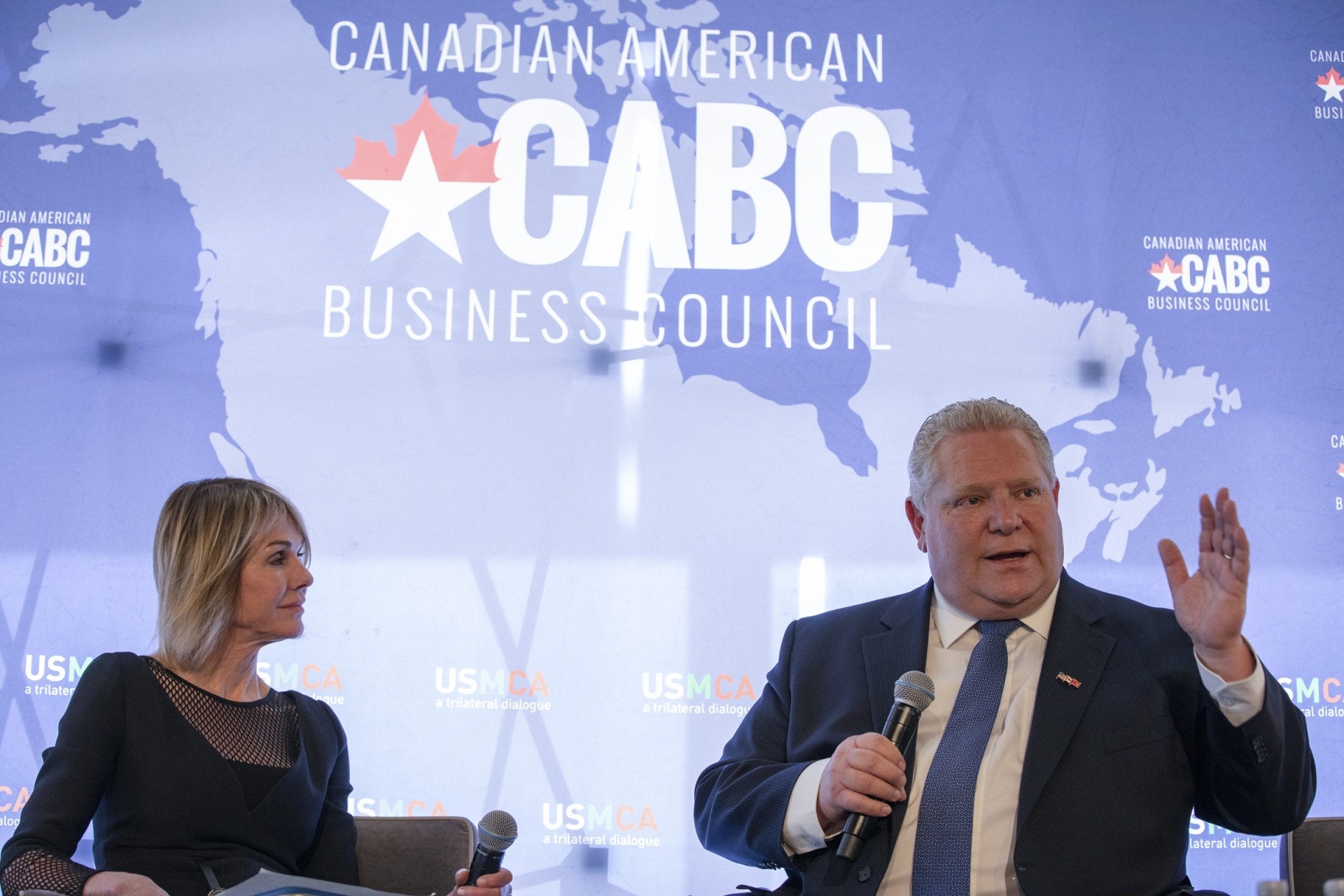 「捐款變大使」的情況在美國政壇屬普遍,例如美國駐加拿大大使克拉夫特(左)的丈夫曾經向特朗普團隊捐款一百萬美元。她現時獲提名出任駐聯合國大使。(Getty Images)