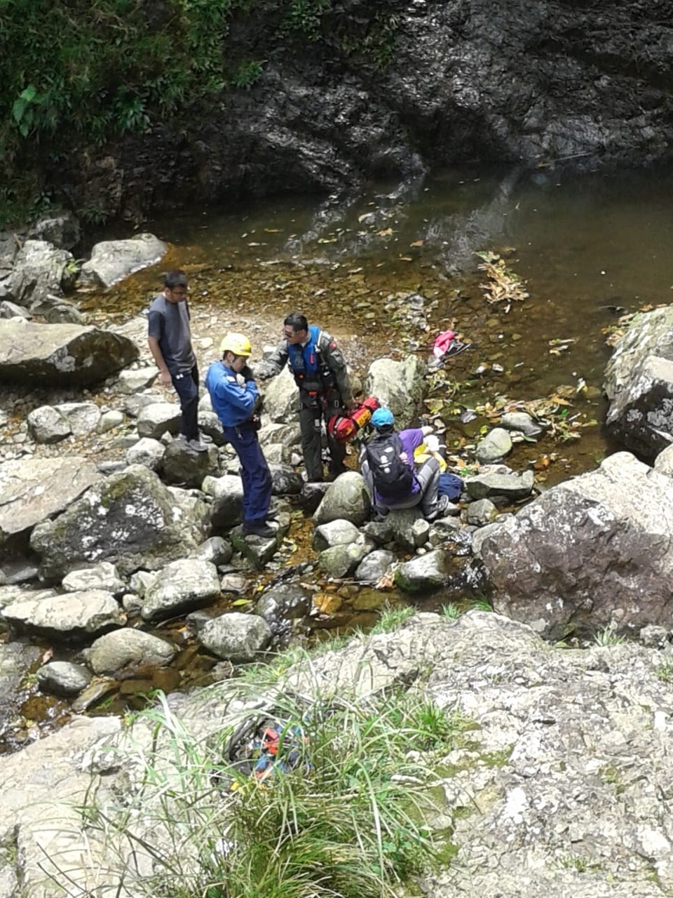 消防到場拯救女子。（讀者提供圖片）