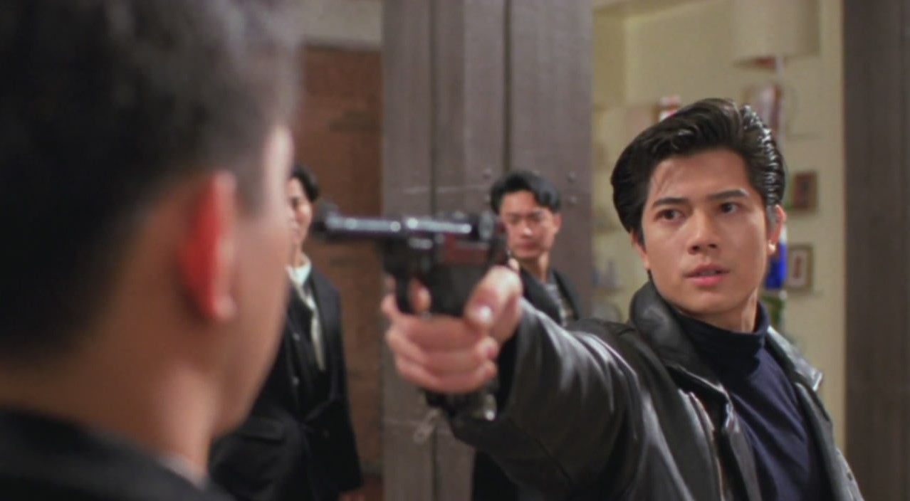 網友曬出Aaron早期照片，為其平反「郭富城全班最醜」。（微博圖片）