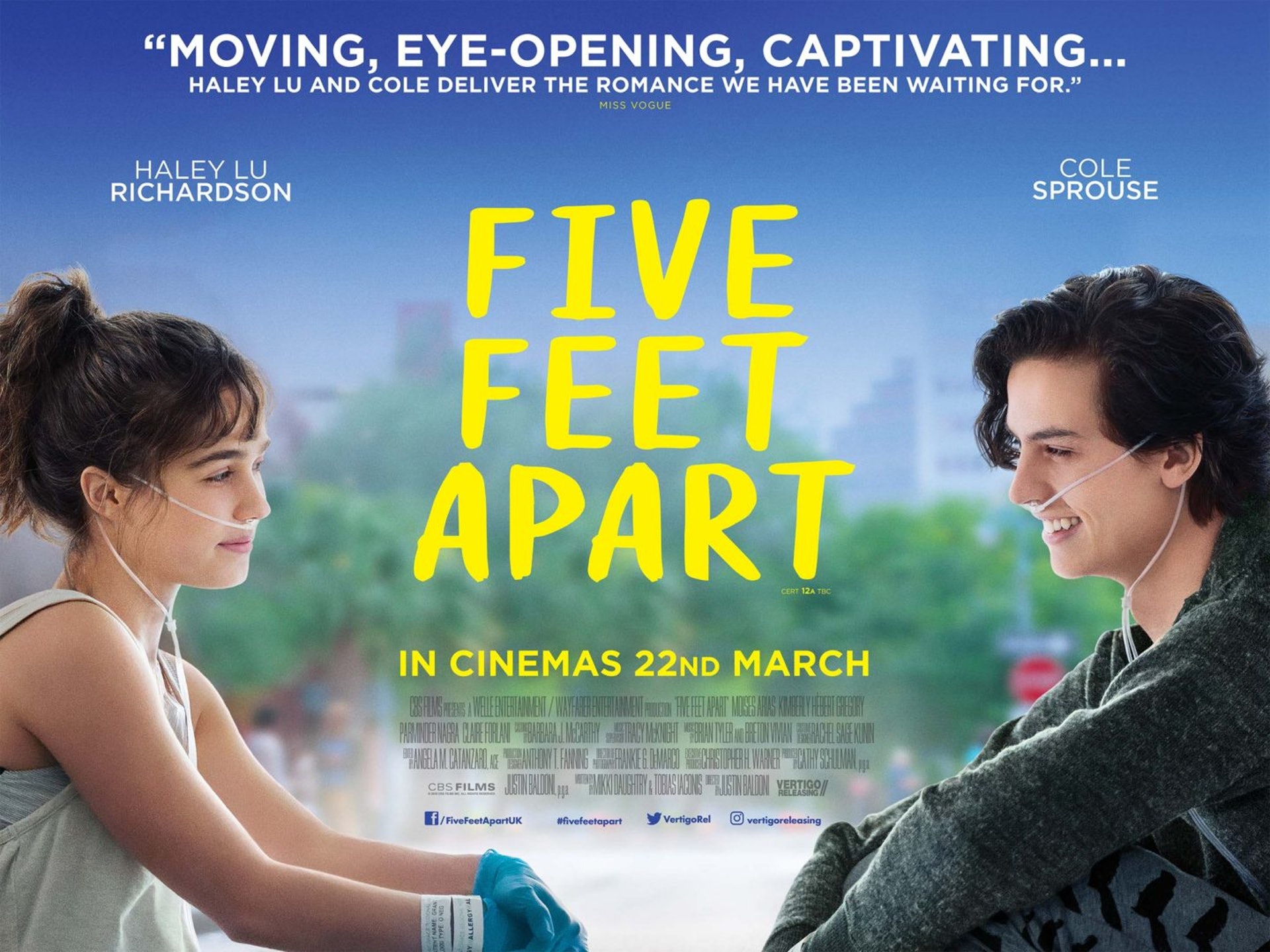 美國愛情電影《我的五步男朋友》(Five Feet Apart),講述兩位主角均罹患「囊腫性纖維症」,在同醫院治療期間日久生情,惟彼此間距離不能超過5呎。(電影海報) 美國愛情電影《我的五步男朋友》(Five Feet Apart),講述兩位主角均罹患「囊腫性纖維症」,在同醫院治療期間日久生情,惟彼此間距離不能超過5呎。(電影海報)