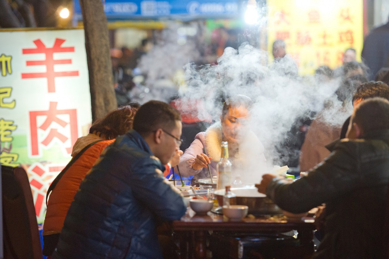 不止羊肉湯,有些牛肉湯店家也會偷偷加入罌粟殼提鮮。(VCG) 不止羊肉湯,有些牛肉湯店家也會偷偷加入罌粟殼提鮮。(VCG)