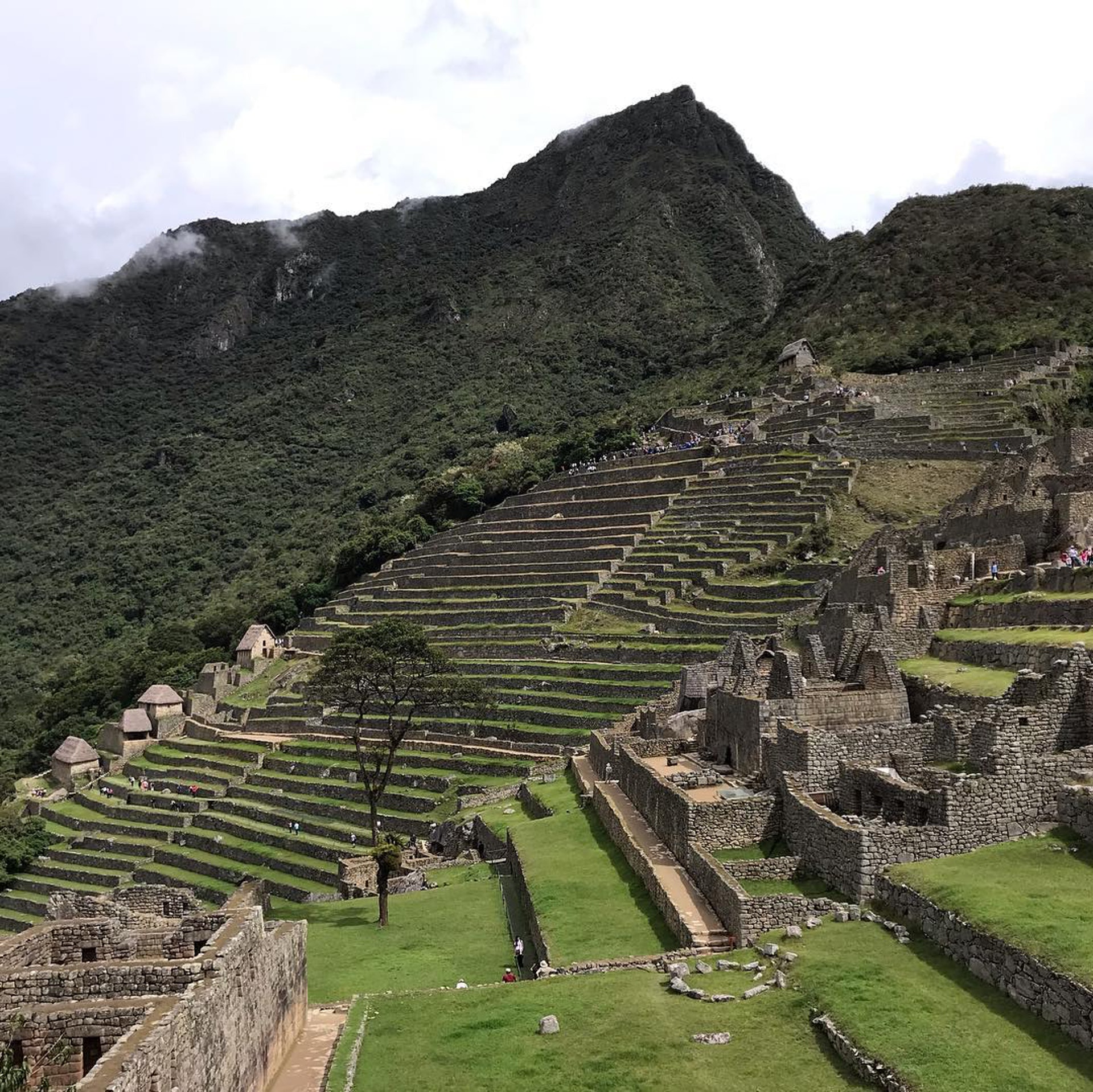 另外因為位於高山上,這裡時常會有雲霧繚讓,絕美的世界美景又被稱作是天空之城,並在1983年便被聯合國教科文組織定為文化和自然的雙重世界遺產。(圖片來源:arralalala@IG)