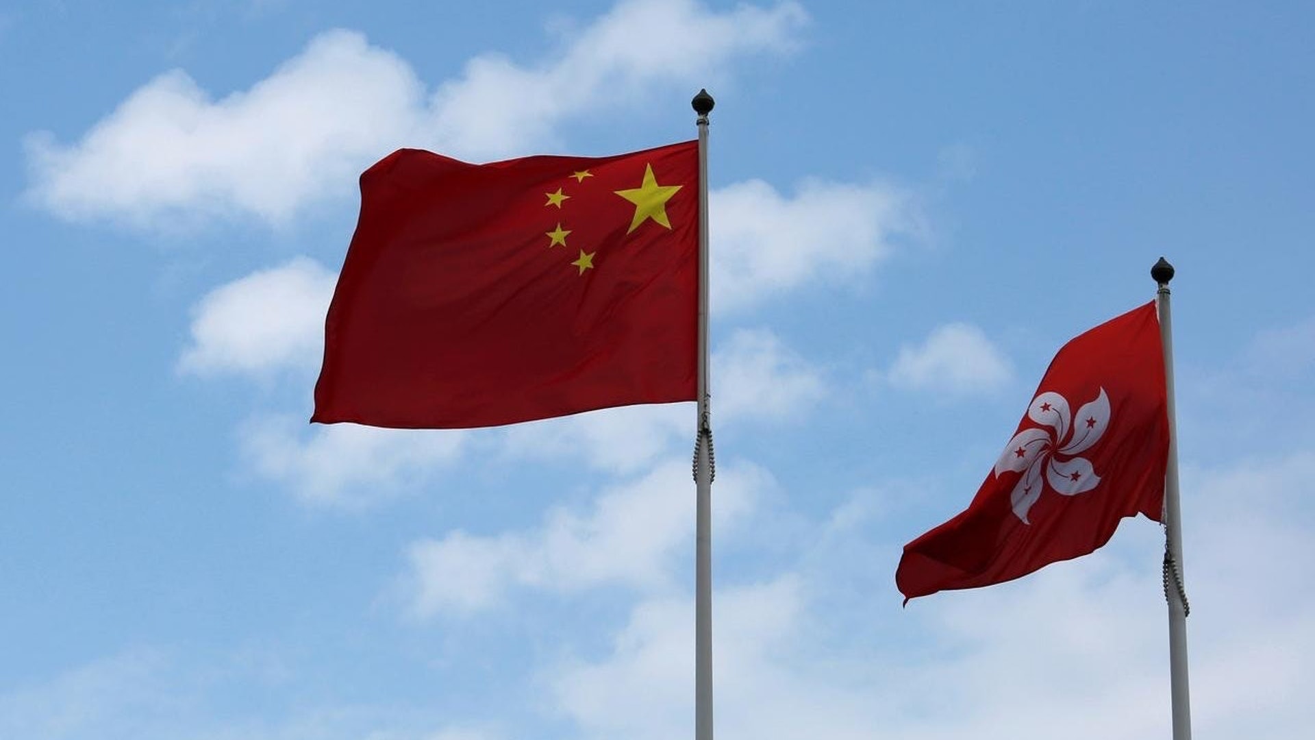 權威消息指出,為免23條立法繼續拖延,中央正部署更為主動的做法。經過研究多個不同方案後,其中包括由人大常委會主動為23條釋法。(資料圖片) 權威消息指出,為免23條立法繼續拖延,中央正部署更為主動的做法。經過研究多個不同方案後,其中包括由人大常委會主動為23條釋法。(資料圖片)