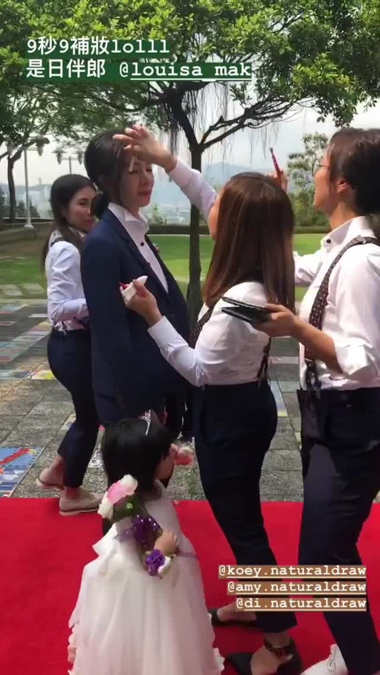 麥明詩着貼身西裝做 兄弟 勁搶鏡三個人服侍補妝派頭似結婚