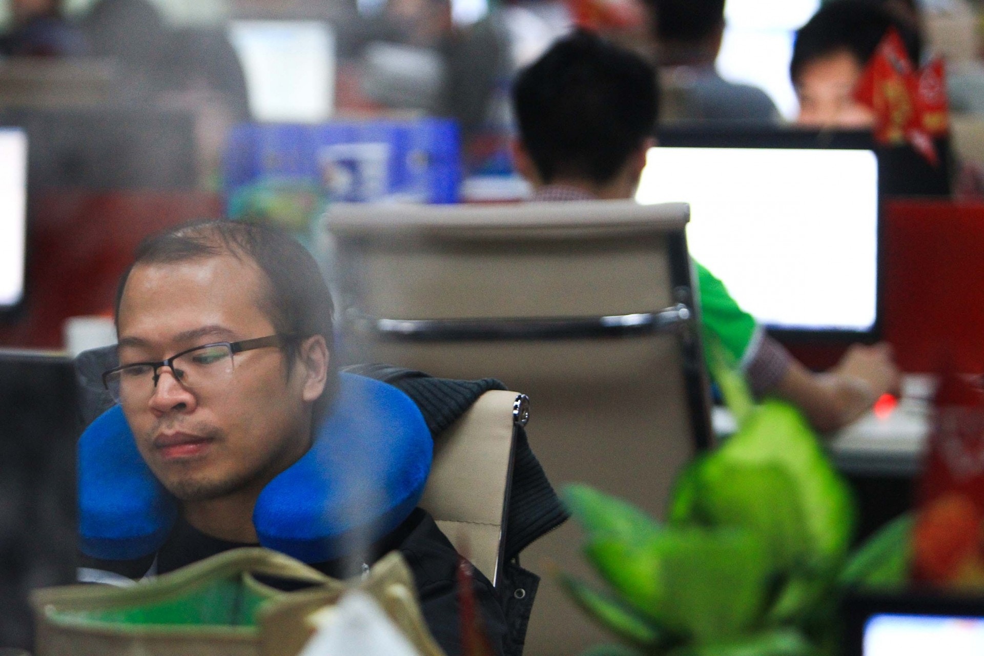 996工時制引眾怒　中國大企業變血汗工廠　為何打工仔無力反抗？