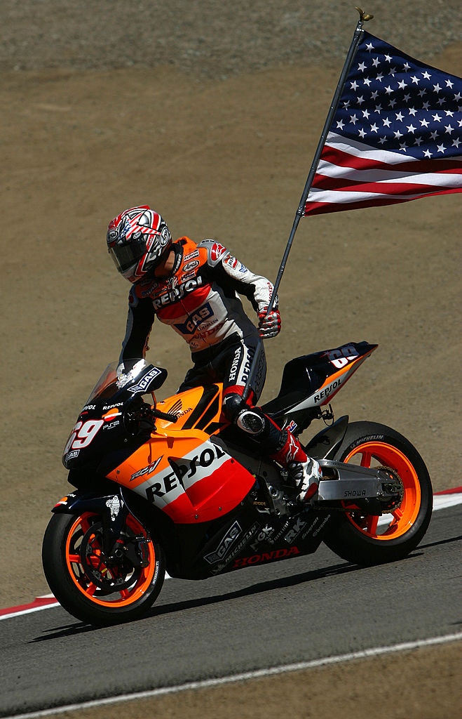 MotoGP】已故世界冠軍希頓69號退役主場美國站前辦儀式致敬