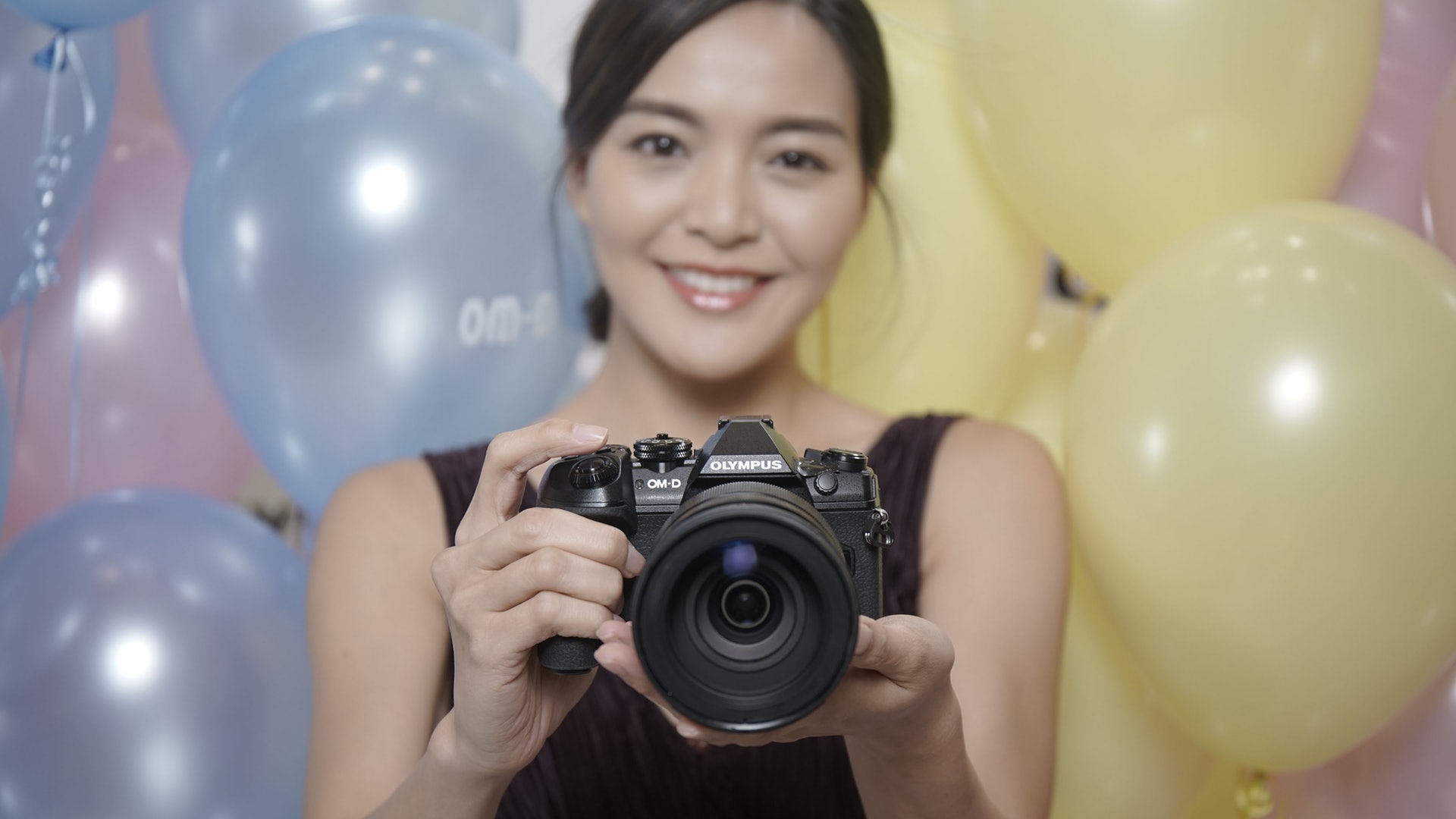 機身保持輕盈,女士們都輕易掌握。(林勇攝) 機身保持輕盈,女士們都輕易掌握。(林勇攝)