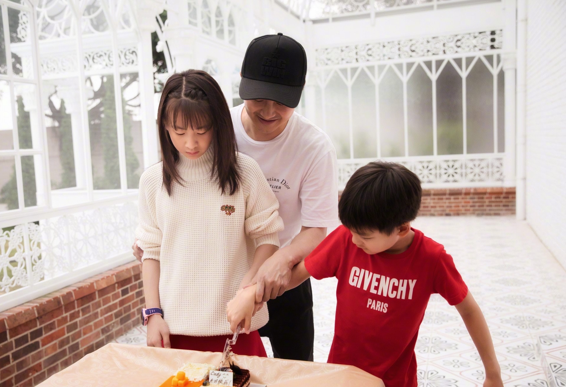 爸爸去哪兒 11歲cindy身高直逼田亮孖天天慶生被笑有夫妻相 香港01 即時娛樂
