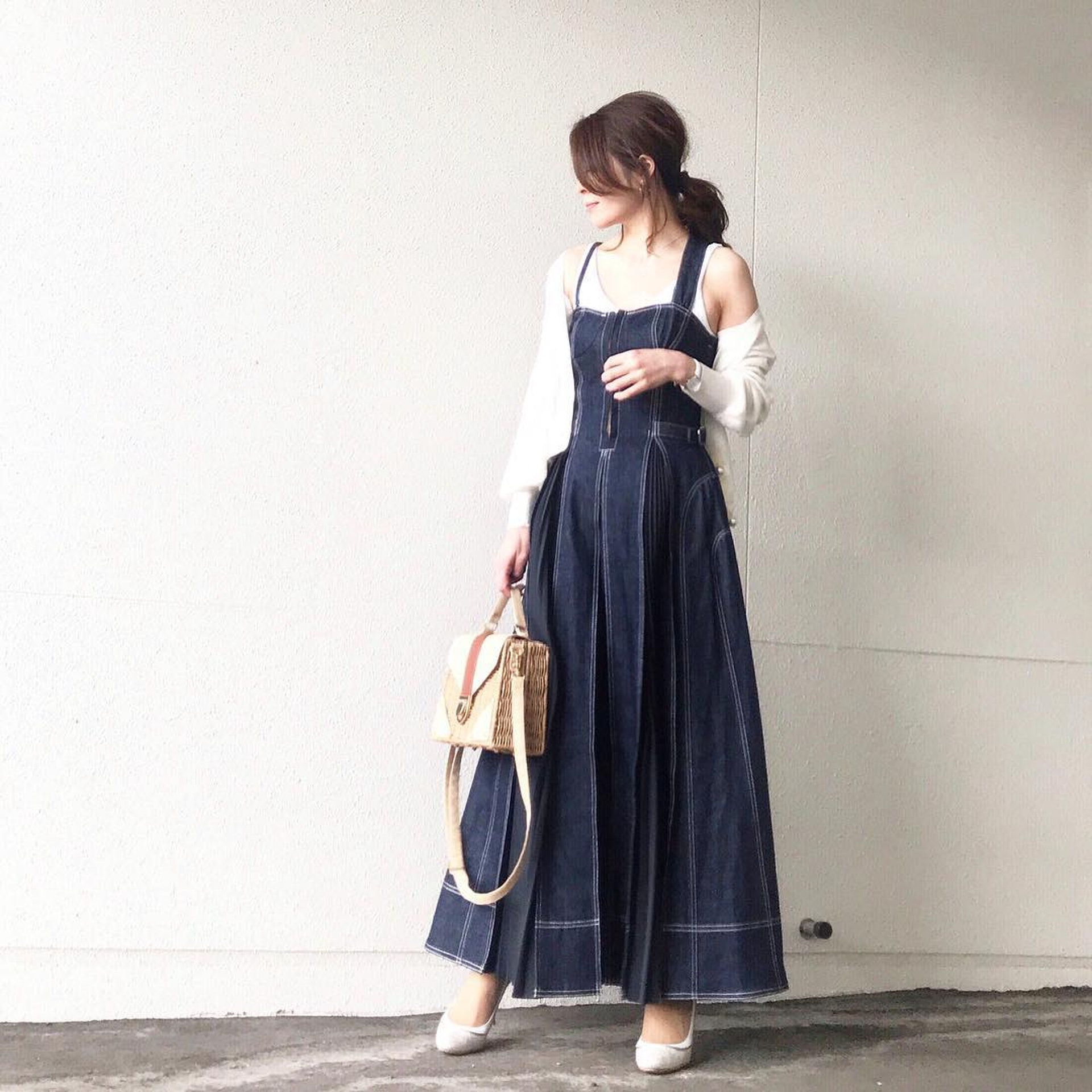 Nakkoo喜歡選擇帶細節感的連身長裙。(nakkoo555@Instagram)